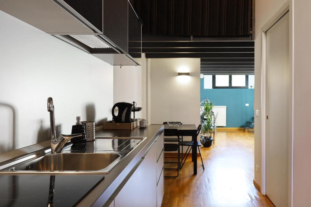 Paki Home Nel Cuore Dei Navigli Di Milano Exterior photo